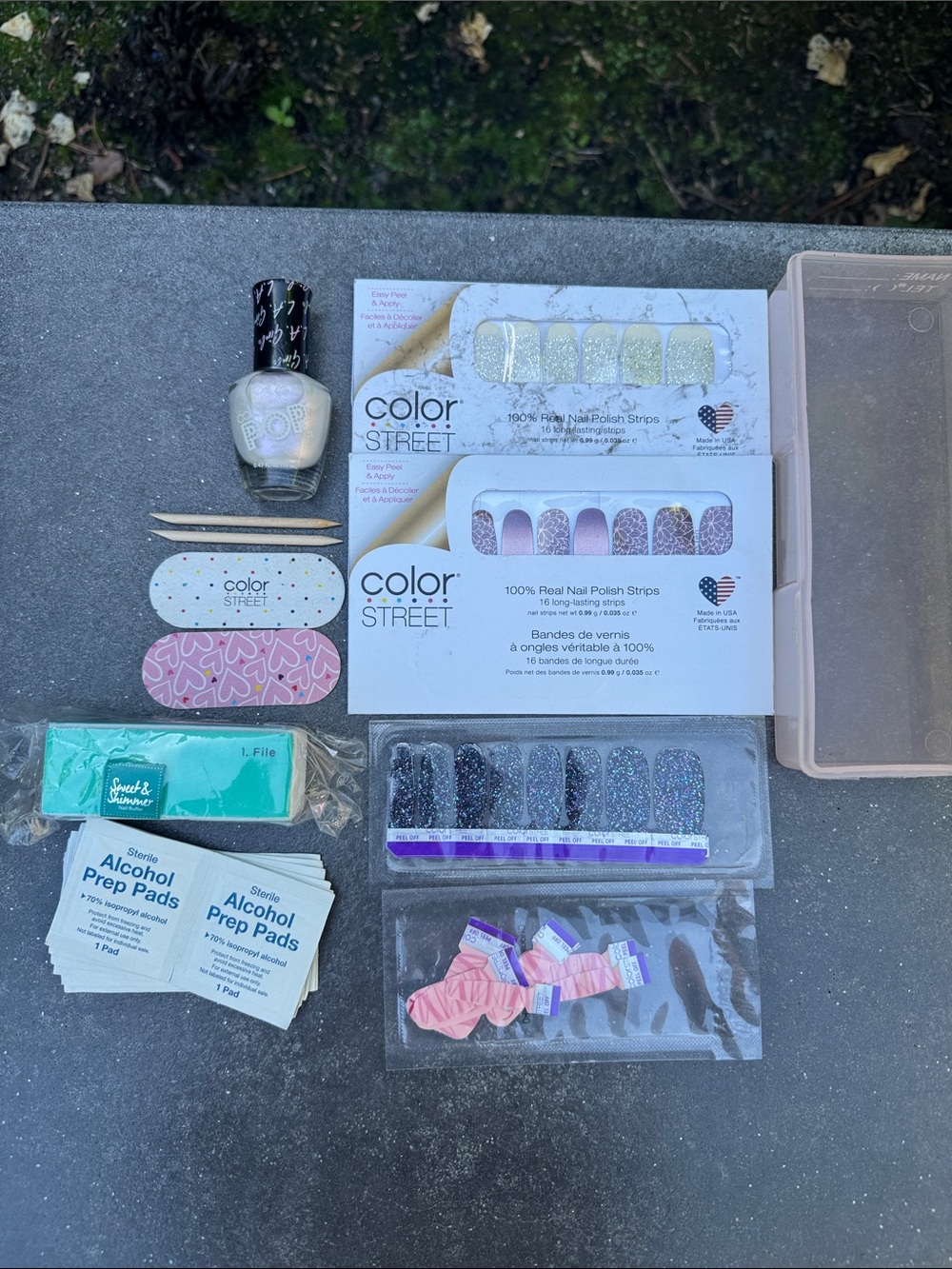 NWT Color Street packages. 4 different patterns. Also a sealed polish and buffer